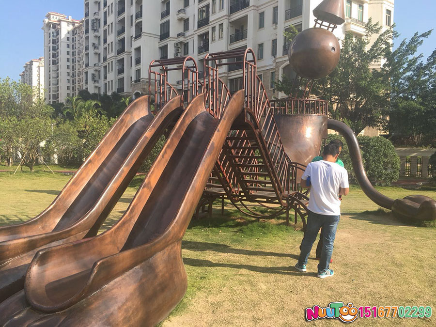 如何降低戶外滑梯的危險系數？有以下三個方面